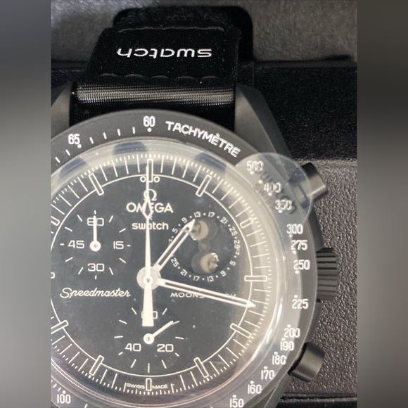 Omega X Swatch MISSION TO THE MOONPHASE MOONSWATCH SNOOPY WATCH BNIB Black NRFB - Picture 3 of 13